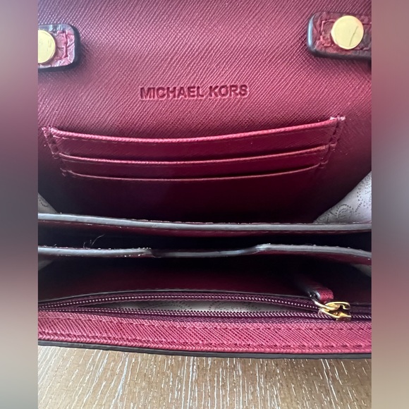 Michael Kors Crossbody Wallet Burgundy - Picture 3 of 8